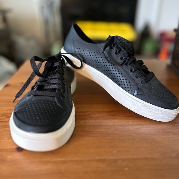 Crocs CitiLane Roka Court Sneakers Ventilated Black with White Trim Mens Size 7 - Picture 1 of 9